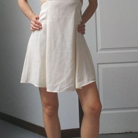 Guess Little Ivory Dress, XS - Picture 9 of 11